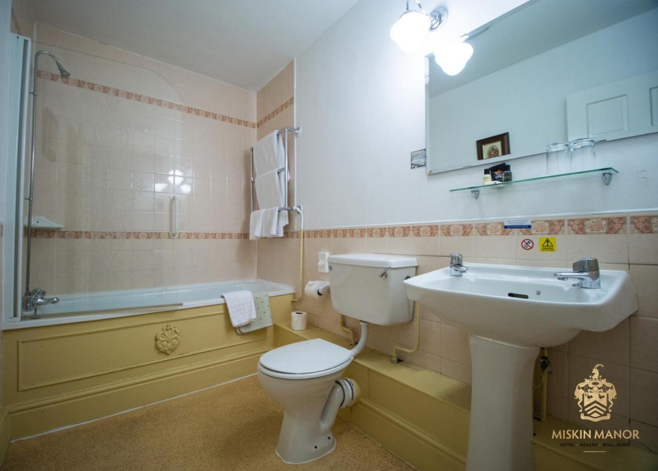 Miskin Manor Hotel Hensol Zewnętrze zdjęcie